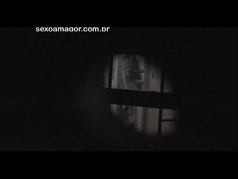 ❤️ Blondie word in die geheim video-opgeneem deur 'n buurtvoyeur wat agter hol bakstene versteek is ☑ Seksvideo by ons af.dreamlandpassionjourney.ru ️❤