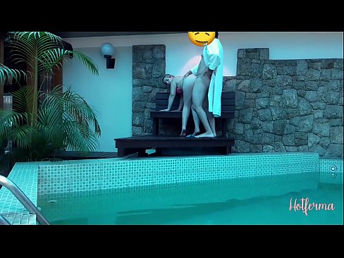 ❤️ Baas nooi bediende swembad toe, maar kon nie 'n warm weerstaan nie ☑ Seksvideo by ons af.dreamlandpassionjourney.ru ️❤